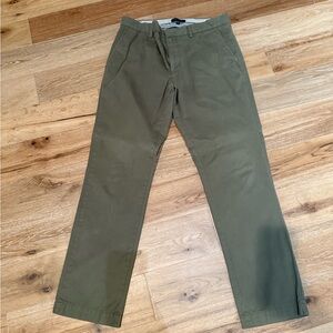 Banana Republic Men's Olive Green Aiden Chino